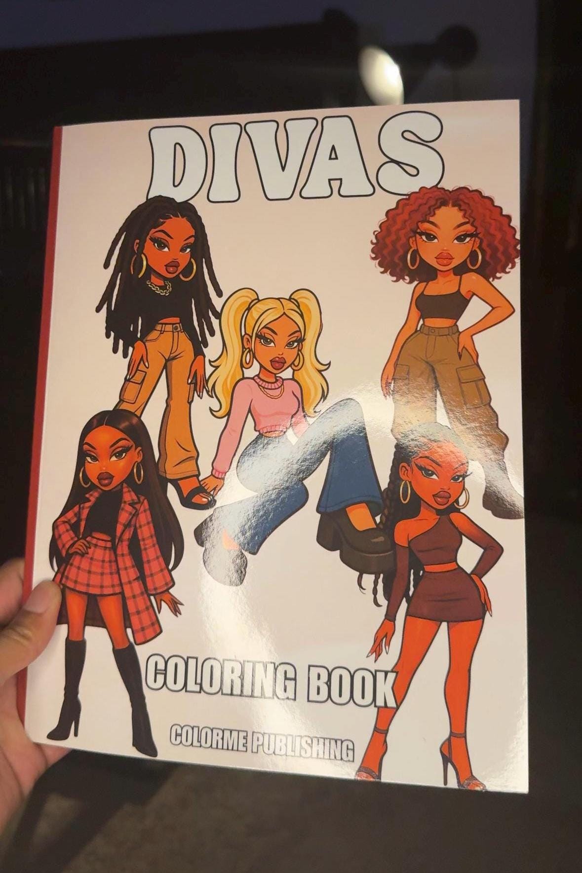 Diva Fashion Coloring Book: 30 Coloring Pages, Dolls - Physical Book